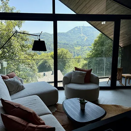 Strome Zbocze Panorama Apartmán *
